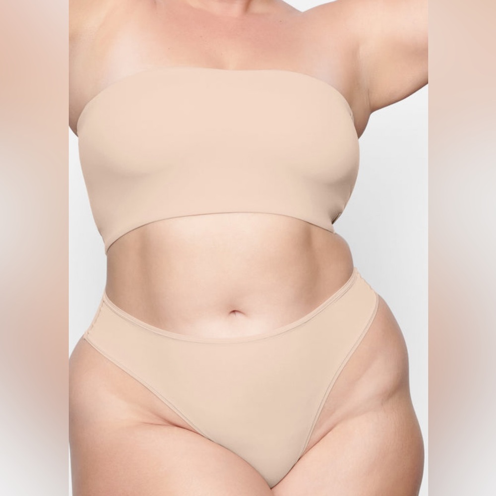 Skims Bandeau Fits Everybody